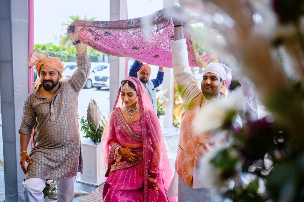 candid punjabi wedding photography delhi ncr