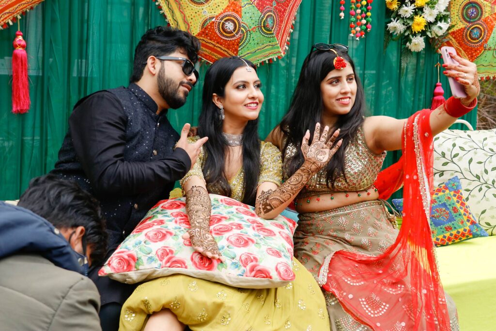 candid wedding photographer photosynthesis