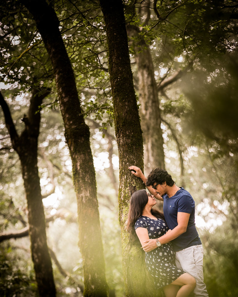 Couple posing during a romantic pre wedding photoshoot in Faridabad captured by Photosynthesis Photography
